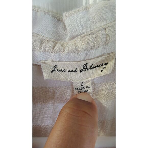Jane and Delancey Women's Small White and Cream Stripe Collard Blouse - Picture 3 of 6
